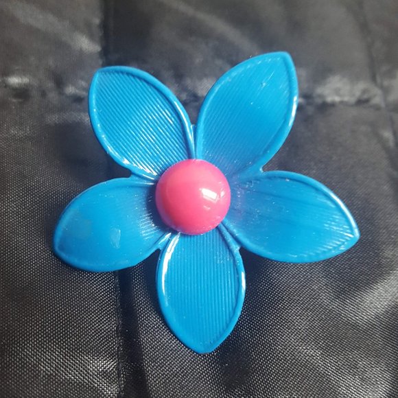 Vintage Metal and Enamel Blue Flower Post Earrings - Picture 3 of 4